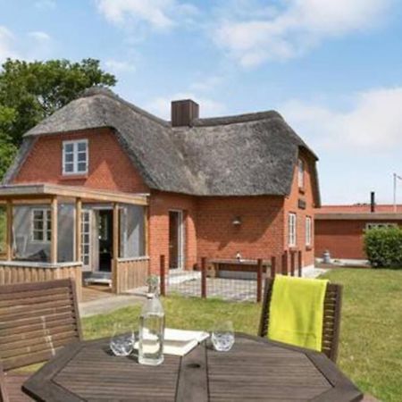 Thatched Holiday Home In Struer, Jutland With A View エクステリア 写真
