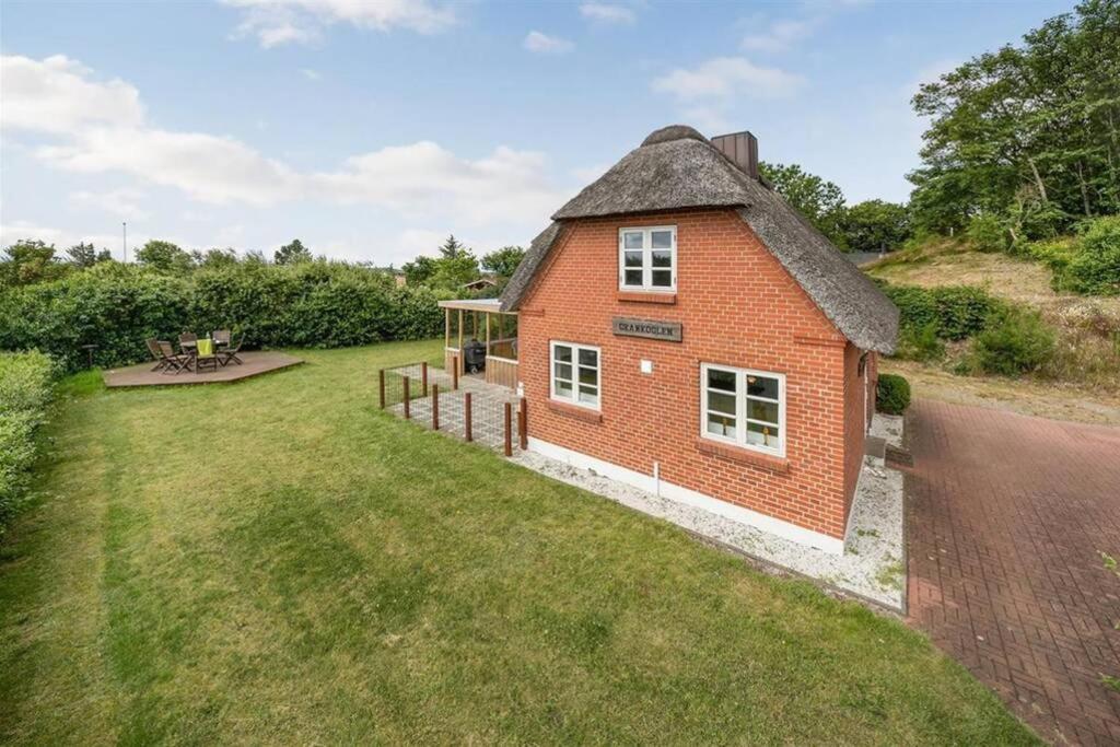Thatched Holiday Home In Struer, Jutland With A View エクステリア 写真