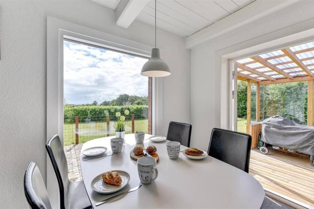 Thatched Holiday Home In Struer, Jutland With A View エクステリア 写真